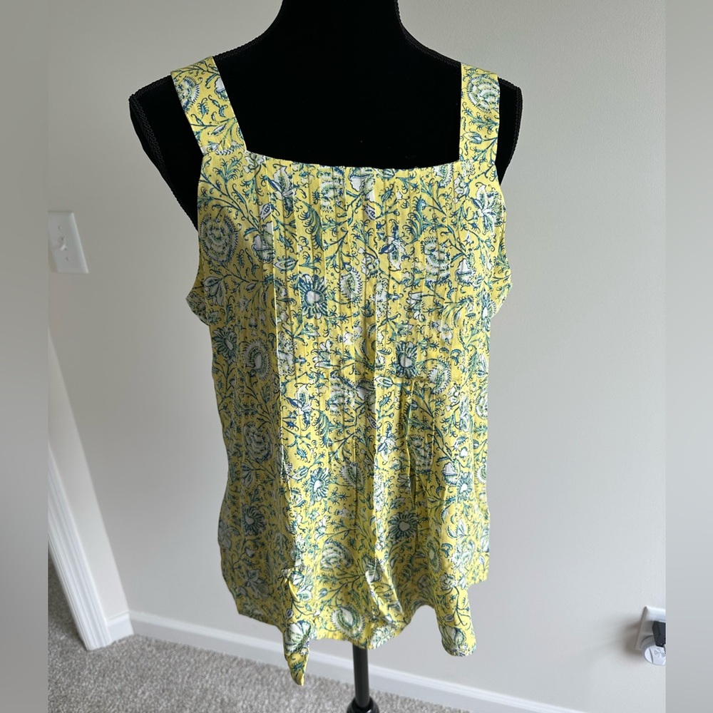 NWT! Women’s Christopher &‎ Banks Yellow Floral Tank